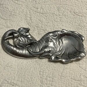 Arthur Court vintage 1993 elephant spoon rest